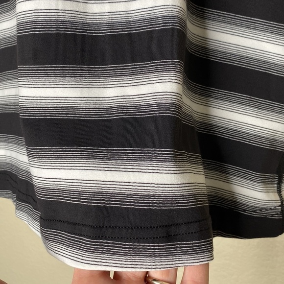 Lululemon CRB racerback tank top black white stripe no size tag see measurements - Picture 2 of 3